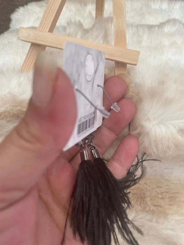 Boucles d’oreilles plumes noires – photo 4